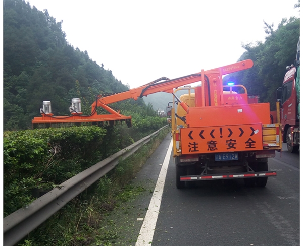 高速公路綠籬修剪機